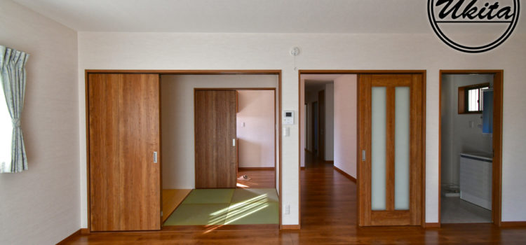 二人暮らしに最適な大きさ。収納たっぷり動線を考えた平屋建ての家。 二人暮らしに最適な大きさ。収納たっぷり動線を考えた平屋建ての家。